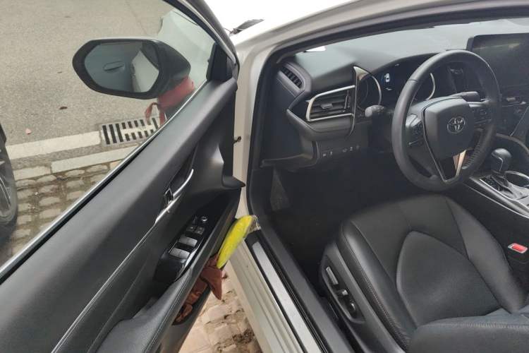 Used Toyota Camry 2021 2.0G Luxury Edition Driver Seat