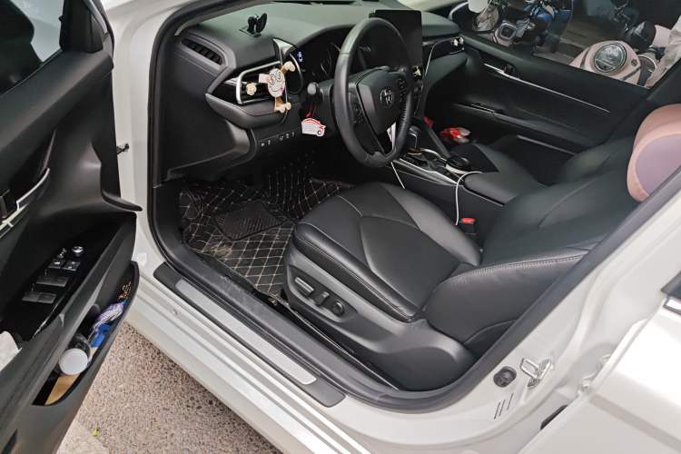 Used Toyota Camry 2021 2.0G Luxury Edition Driver Seat