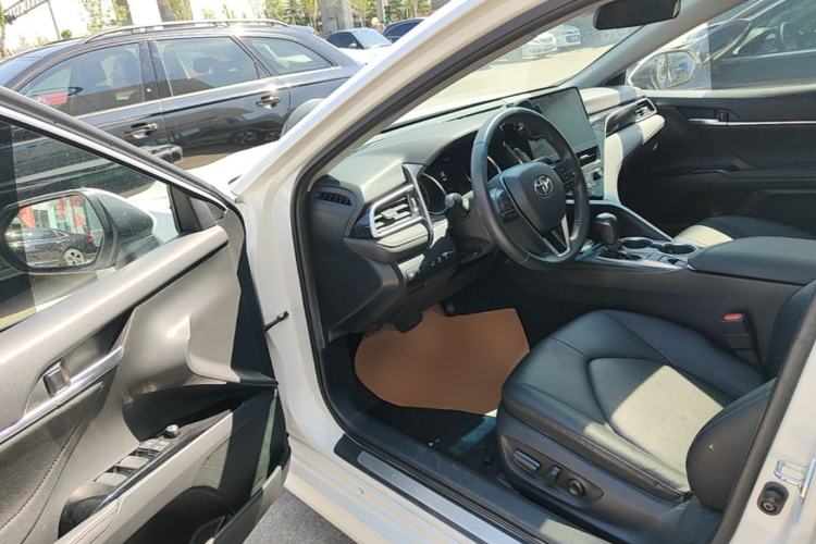 Used Toyota Camry 2021 2.0G Luxury Edition Driver Seat