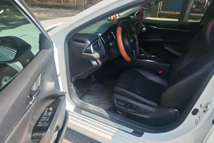 Used Toyota Camry 2021 2.0G Luxury Edition Driver Seat