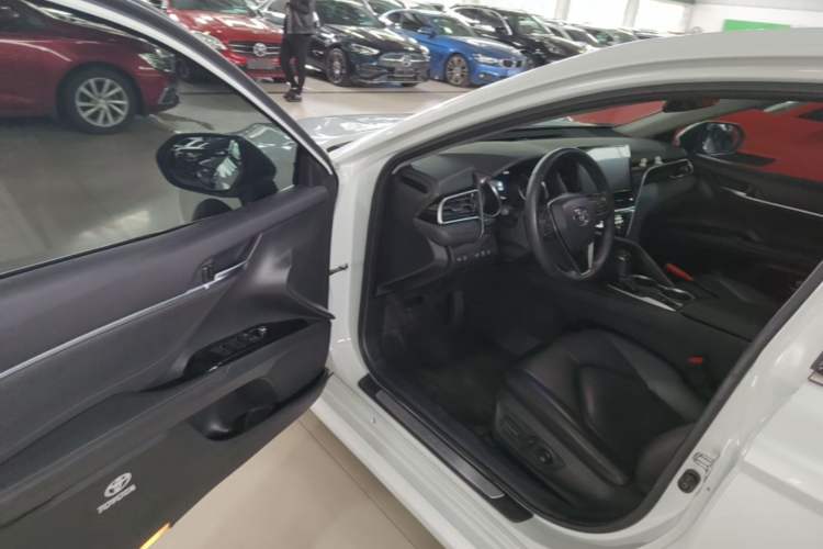 Used Toyota Camry 2021 2.0G Luxury Edition Driver Seat