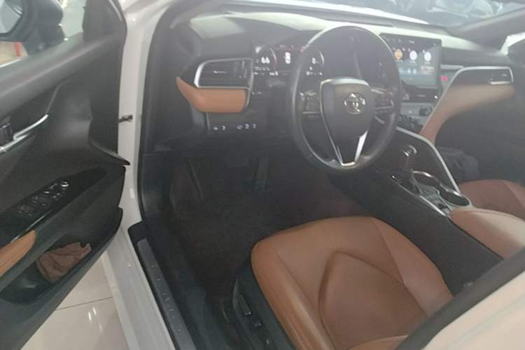 Used Toyota Camry 2021 2.5G Luxury Edition Driver Seat