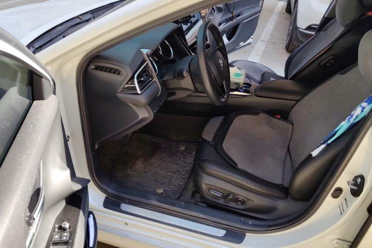 Used Toyota Camry 2021 2.0G Luxury Edition Driver Seat