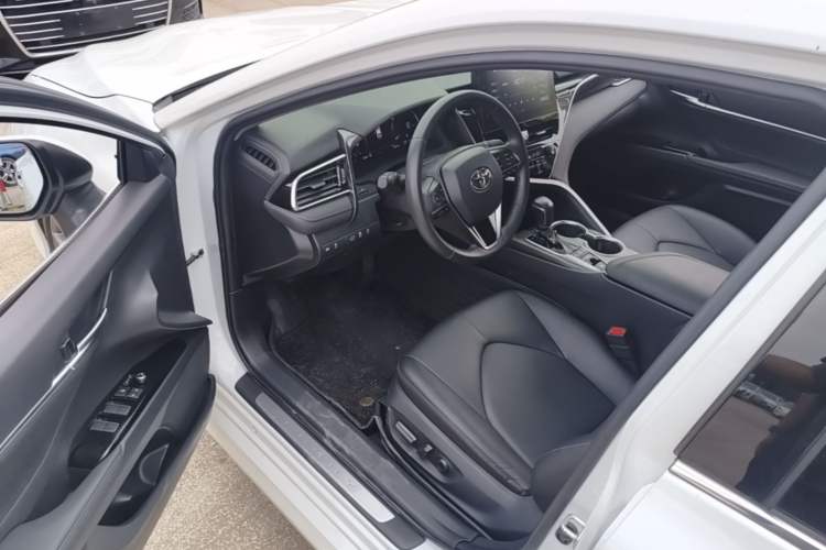 Used Toyota Camry 2021 2.5G Luxury Edition Driver Seat