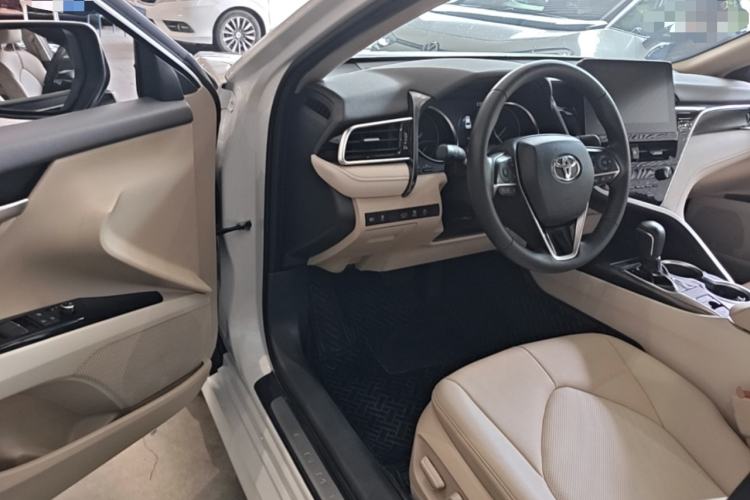 Used Toyota Camry 2021 2.0G Luxury Edition Driver Seat
