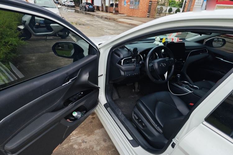 Used Toyota Camry 2021 2.0G Luxury Edition Driver Seat
