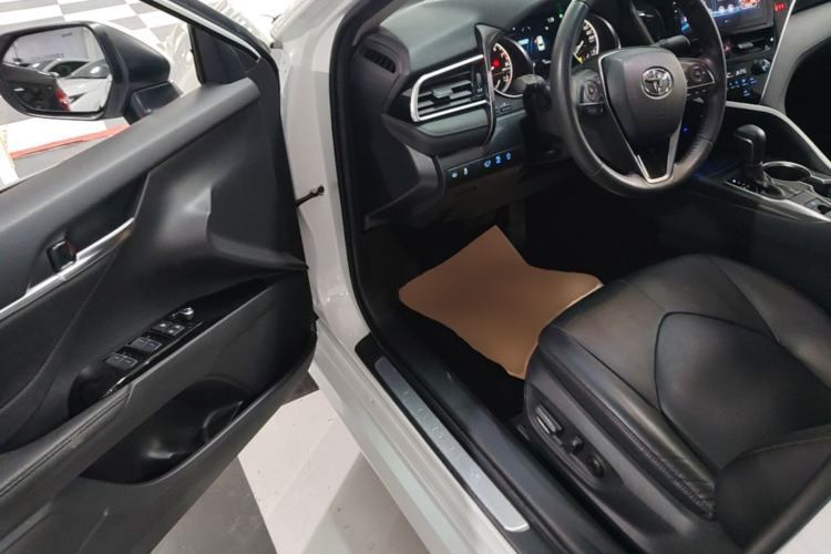 Used Toyota Camry 2021 2.0G Luxury Edition Driver Seat