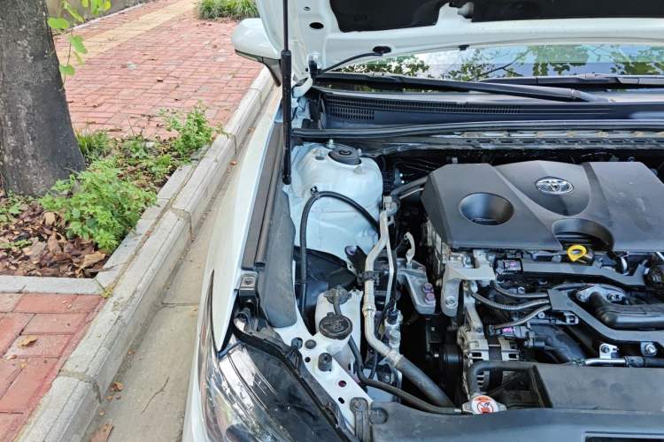 Used Toyota Camry 2021 2.0G Luxury Edition Engine Bay Right