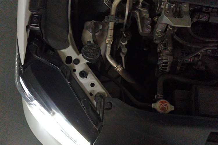 Used Toyota Camry 2021 2.0G Luxury Edition Engine Bay Right