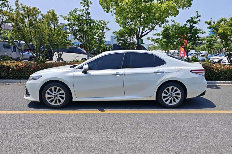Used Toyota Camry 2021 2.0G Luxury Edition Exterior 2