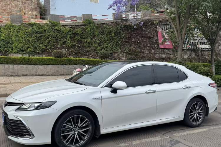 Used Toyota Camry 2021 Dual-Motor 2.5HG Luxury Edition Exterior 2