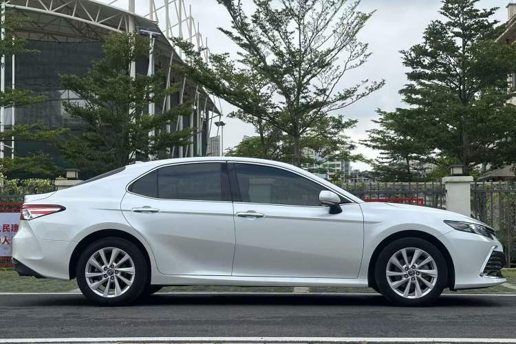 Used Toyota Camry 2021 2.0G Luxury Edition Exterior 3