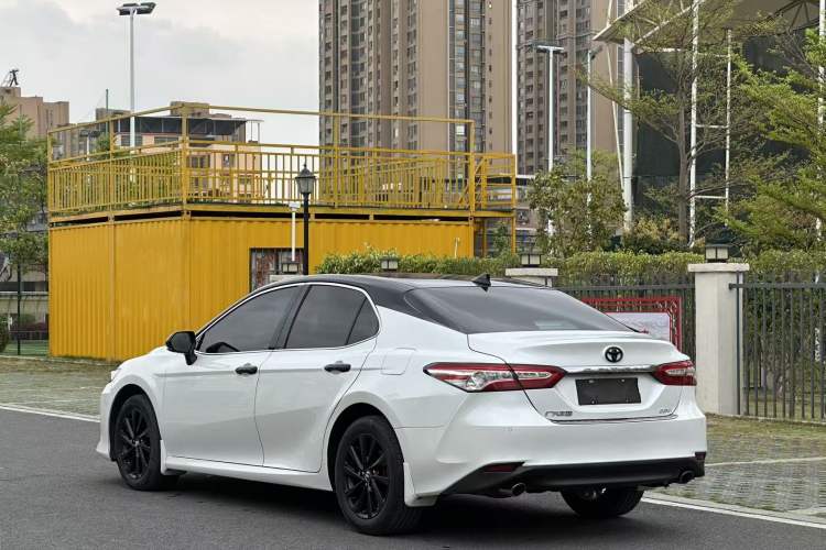 Used Toyota Camry 2021 2.0G Luxury Edition Exterior 3