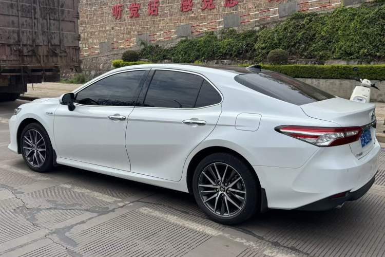 Used Toyota Camry 2021 Dual-Motor 2.5HG Luxury Edition Exterior 3