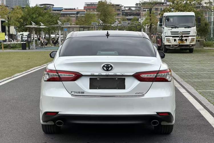 Used Toyota Camry 2021 2.0G Luxury Edition Exterior 4