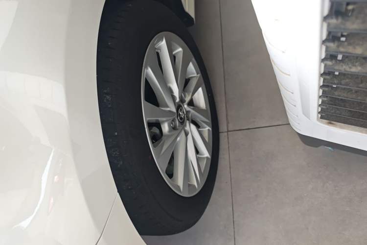 Used Toyota Camry 2021 2.0G Luxury Edition Exterior 4