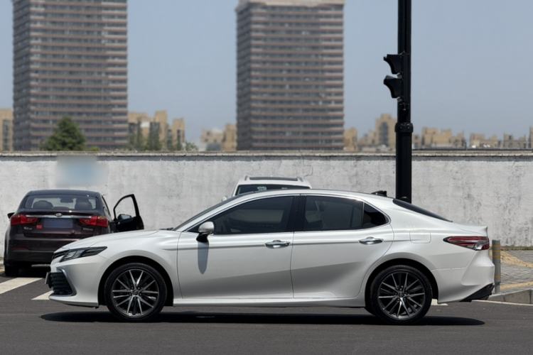 Used Toyota Camry 2021 2.5G Luxury Edition Exterior 5