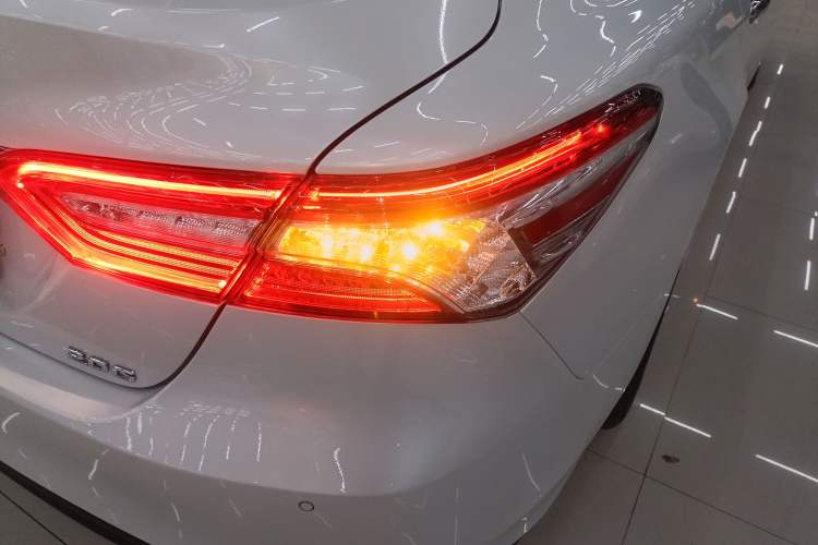 Used Toyota Camry 2021 2.0G Luxury Edition Exterior 6