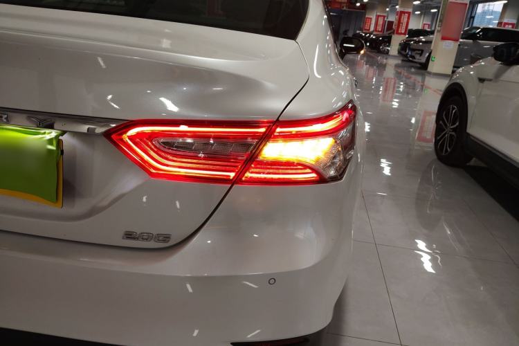 Used Toyota Camry 2021 2.0G Luxury Edition Exterior 6