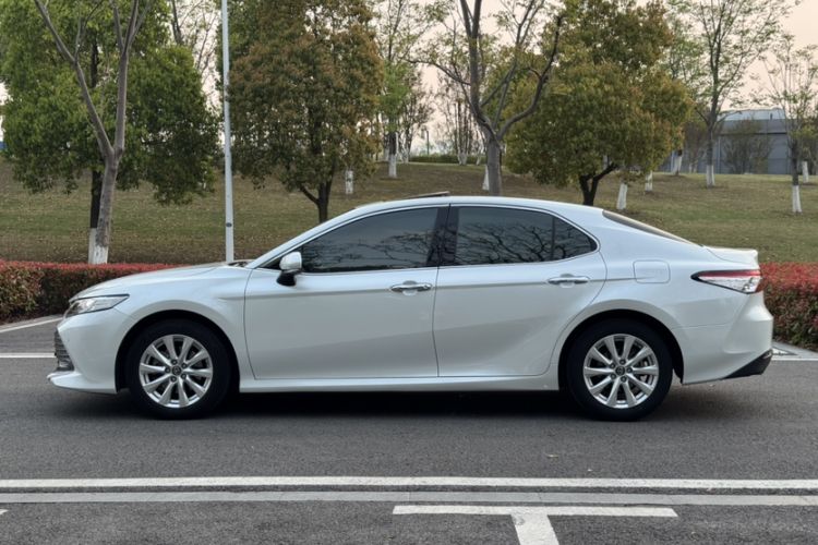 Used Toyota Camry 2021 2.0G Luxury Edition Exterior 8