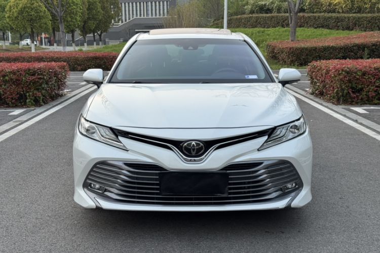 Used Toyota Camry 2021 2.0G Luxury Edition Exterior 9