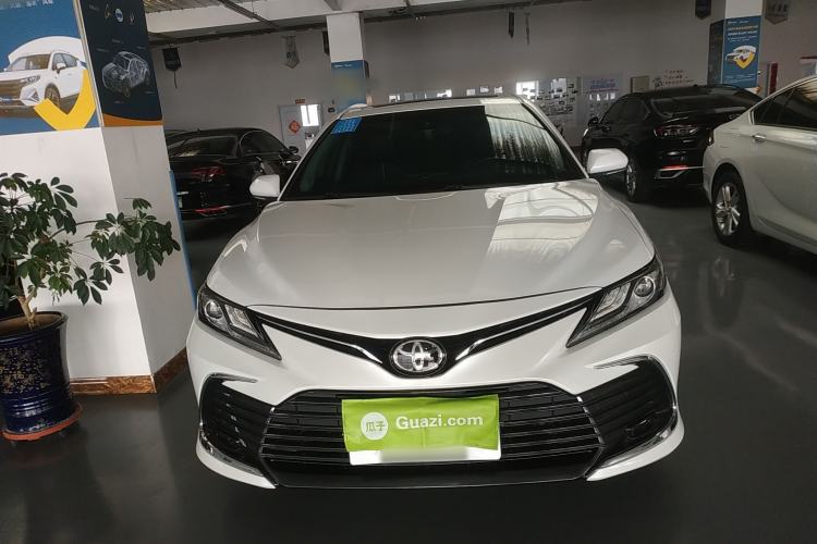 Used Toyota Camry 2021 2.0G Luxury Edition Front