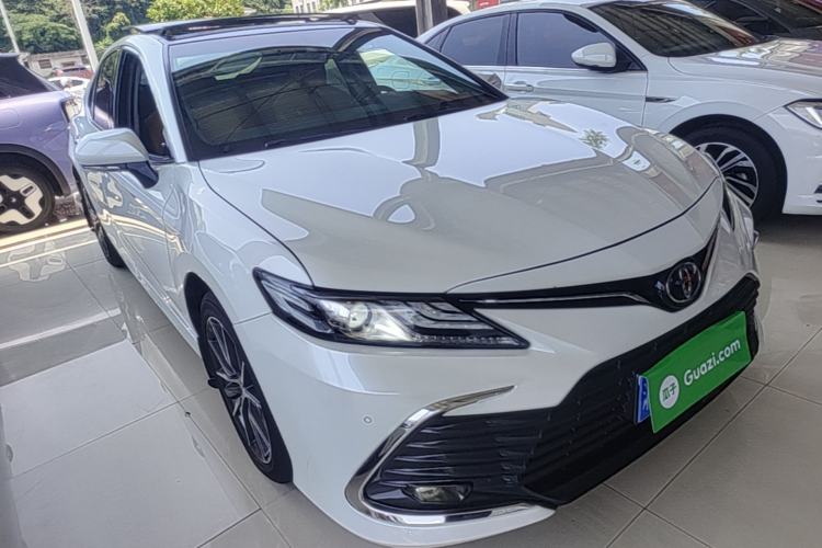 Used Toyota Camry 2021 2.5G Luxury Edition Front Right 45 Deg