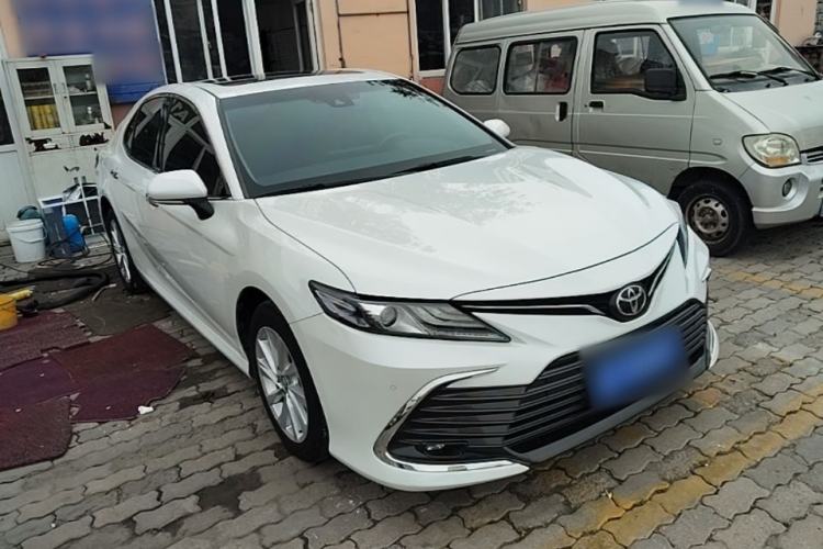 Used Toyota Camry 2021 2.0G Luxury Edition Front Right 45 Deg