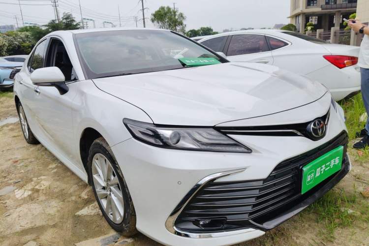 Used Toyota Camry 2021 2.0G Luxury Edition Front Right 45 Deg