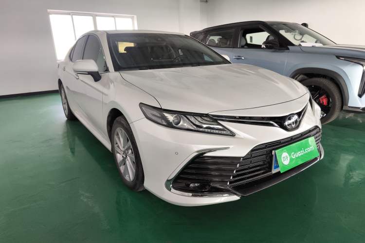 Used Toyota Camry 2021 2.0G Luxury Edition Front Right 45 Deg