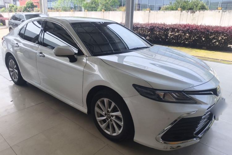 Used Toyota Camry 2021 2.0G Luxury Edition Front Right 45 Deg