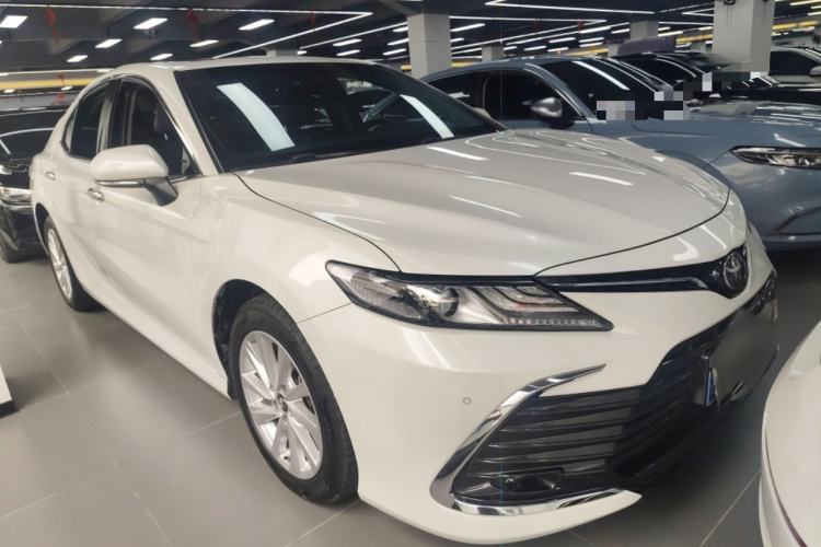 Used Toyota Camry 2021 2.0G Luxury Edition Front Right 45 Deg