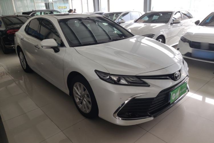 Used Toyota Camry 2021 2.0G Luxury Edition Front Right 45 Deg