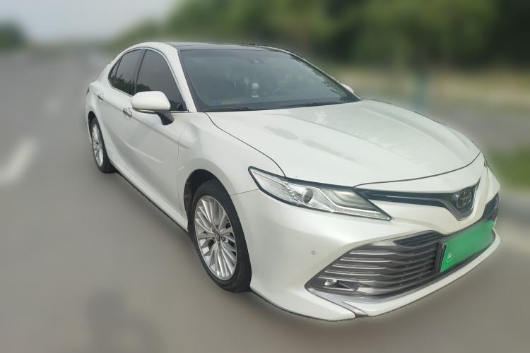 Used Toyota Camry 2021 2.5G Luxury Edition Front Right 45 Deg