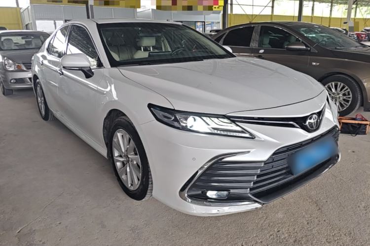 Used Toyota Camry 2021 2.0G Luxury Edition Front Right 45 Deg