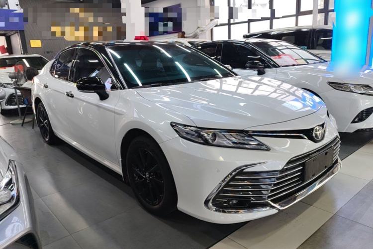 Used Toyota Camry 2021 2.0G Luxury Edition Front Right 45 Deg