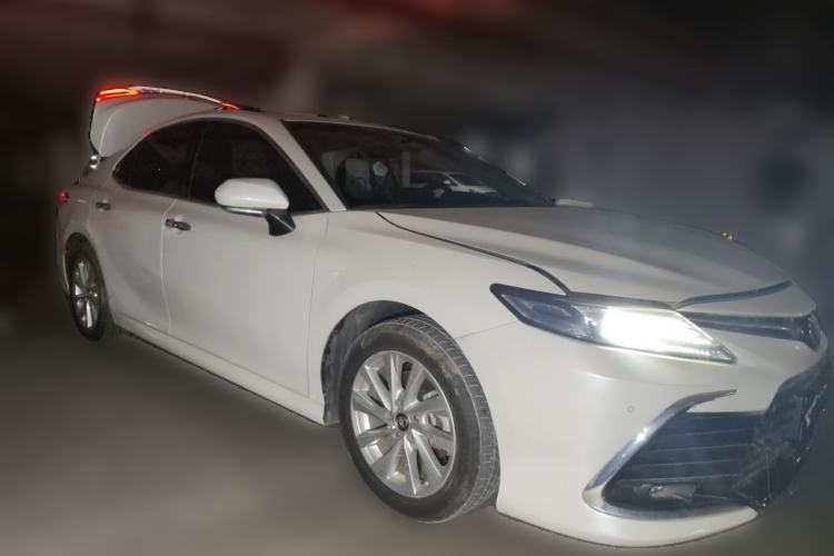 Used Toyota Camry 2021 2.0G Luxury Edition Front Right 45 Deg