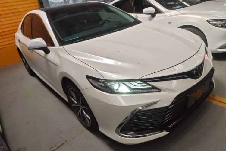 Used Toyota Camry 2021 2.5G Luxury Edition Front Right 45 Deg
