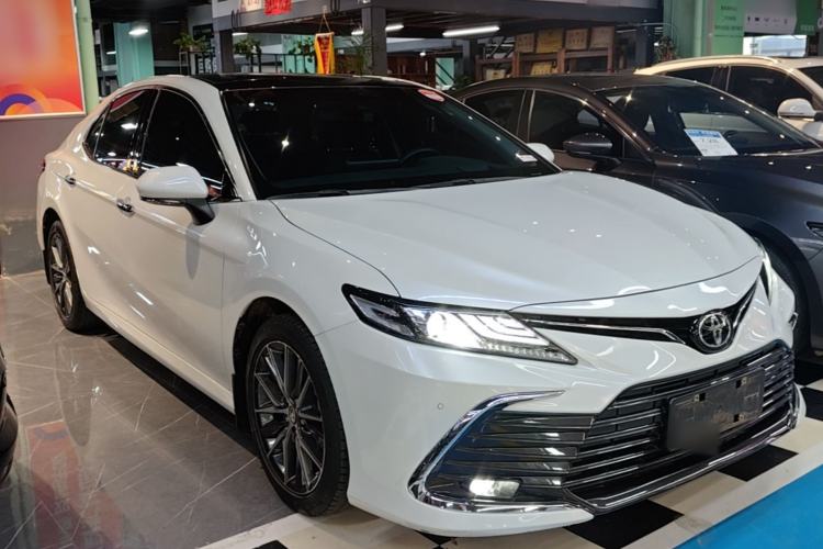 Used Toyota Camry 2021 2.5G Luxury Edition Front Right 45 Deg