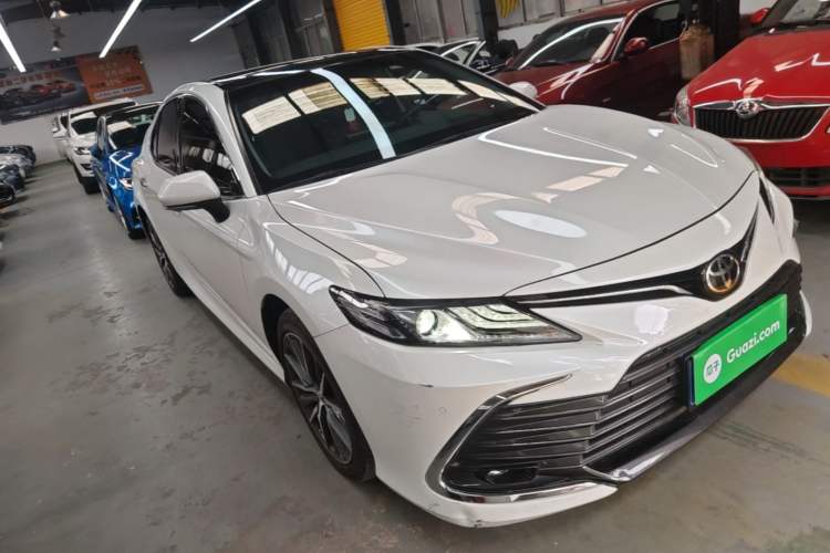 Used Toyota Camry 2021 2.5G Luxury Edition Front Right 45 Deg