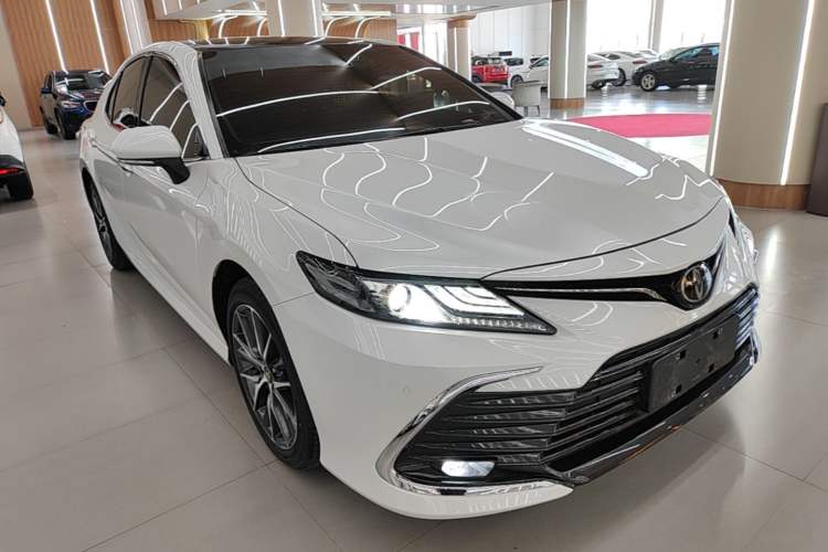 Used Toyota Camry 2021 2.5G Luxury Edition Front Right 45 Deg