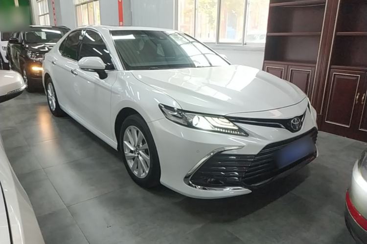 Used Toyota Camry 2021 2.0G Luxury Edition Front Right 45 Deg
