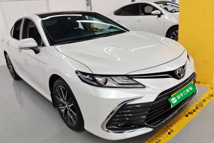 Used Toyota Camry 2021 2.5G Luxury Edition Front Right 45 Deg