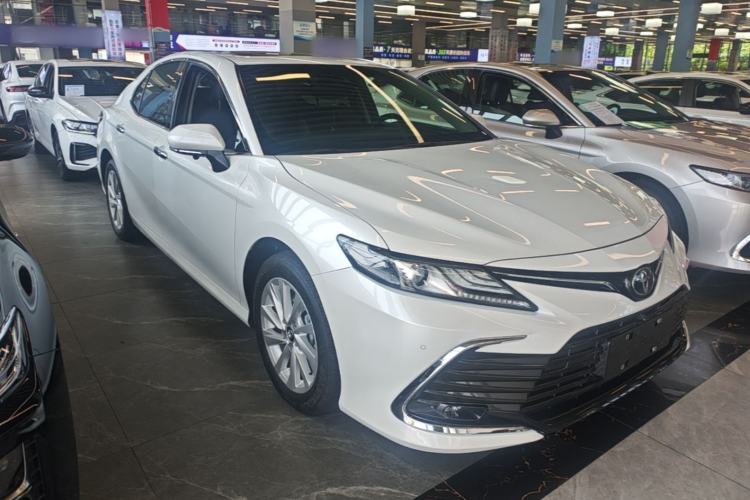 Used Toyota Camry 2021 2.0G Luxury Edition Front Right 45 Deg
