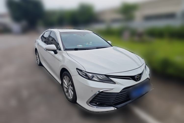 Used Toyota Camry 2021 2.0G Luxury Edition Front Right 45 Deg