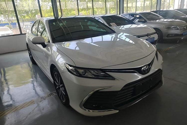Used Toyota Camry 2021 2.5G Luxury Edition Front Right 45 Deg