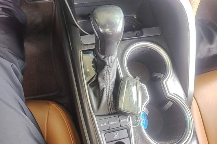 Used Toyota Camry 2021 2.5G Luxury Edition Gear Lever