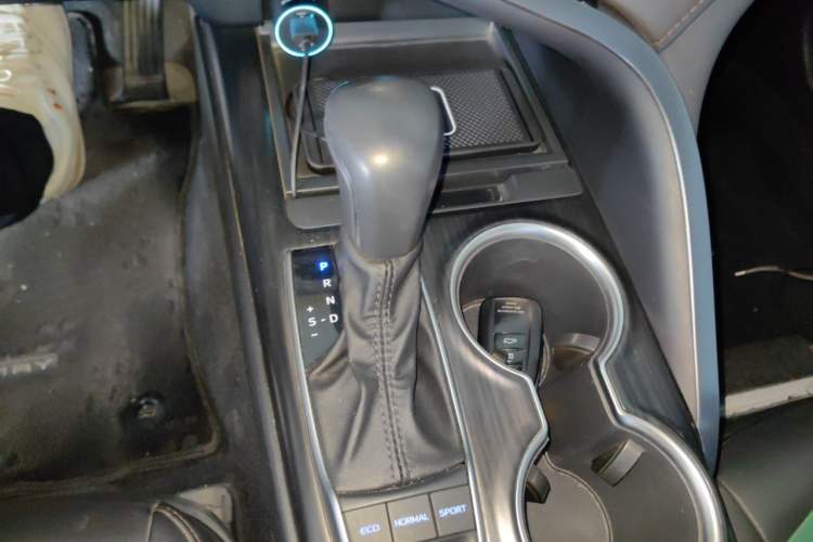 Used Toyota Camry 2021 2.5G Luxury Edition Gear Lever
