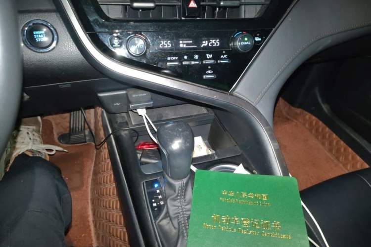 Used Toyota Camry 2021 2.0G Luxury Edition Gear Lever