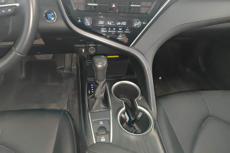 Used Toyota Camry 2021 2.0G Luxury Edition Gear Lever